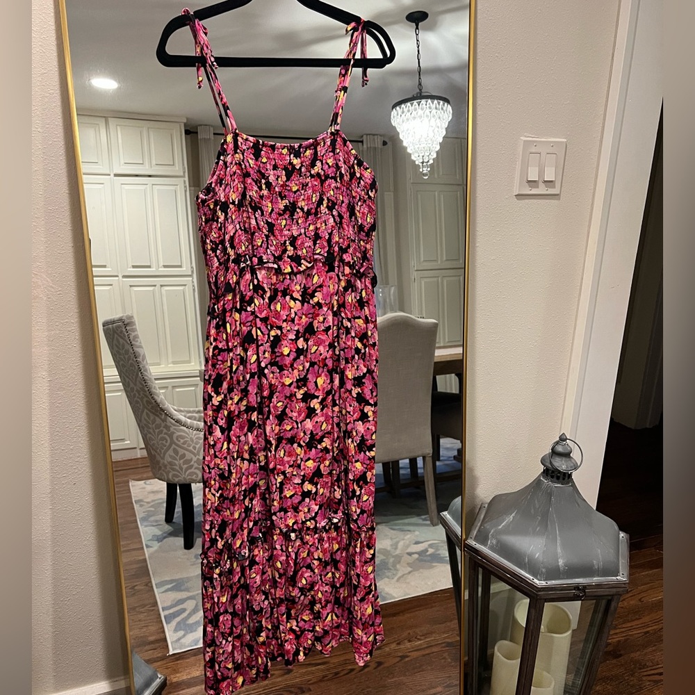 Floral shoulder tie midi dress